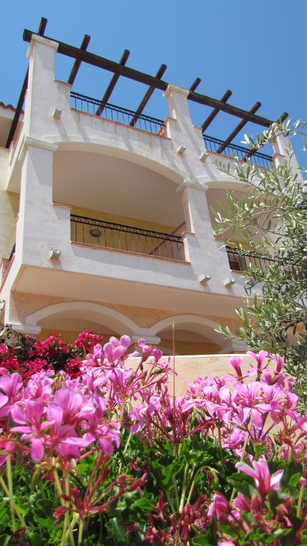 Residence Olimpo Santa Teresa Gallura Ngoại thất bức ảnh